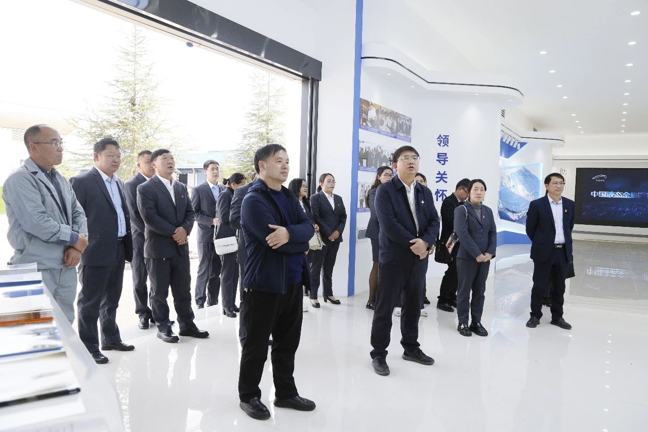 中共宣威市醫(yī)保局黨組與公司黨支部聯(lián)合舉辦“送法進(jìn)企業(yè)”主題黨日活動(dòng)