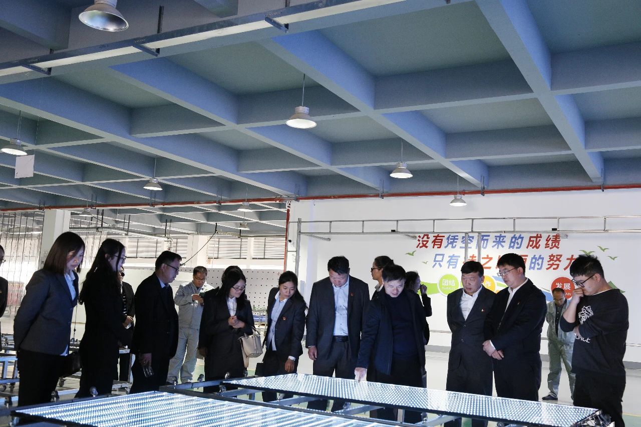 中共宣威市醫(yī)保局黨組與公司黨支部聯(lián)合舉辦“送法進(jìn)企業(yè)”主題黨日活動(dòng)